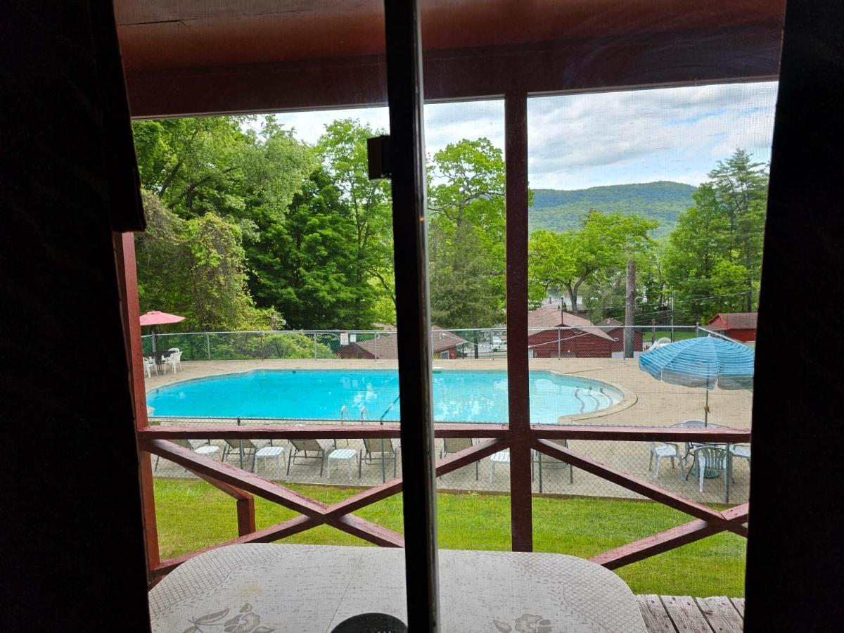 金鹰山林小屋 乔治湖 外观 照片